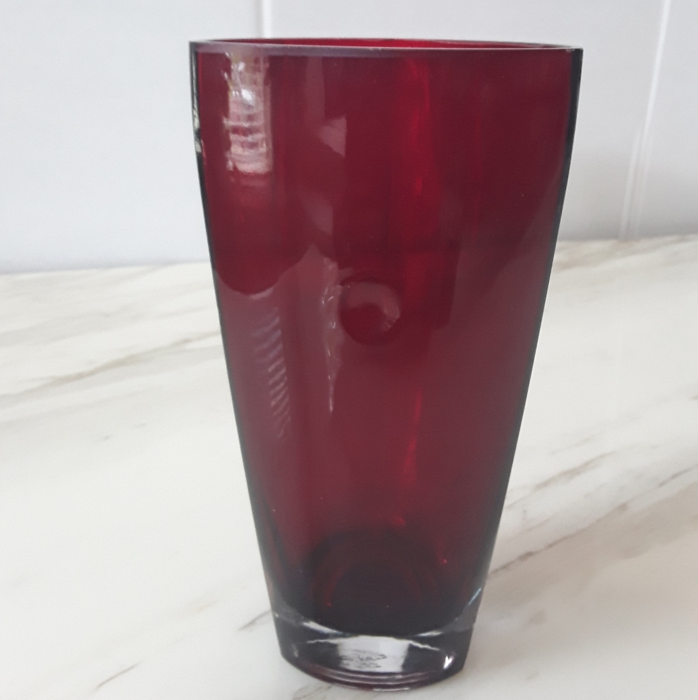 FTD CRANBERRY GLASS VASE 8"